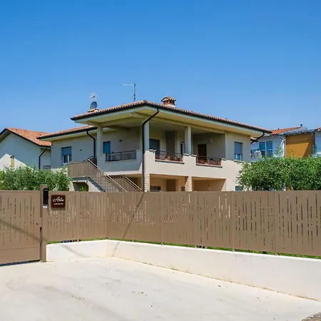 Nyaraló Arlu House *